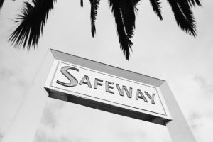 Does Safeway Cash Checks